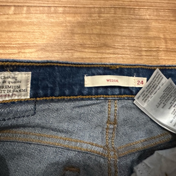 Levi’s Wedgie Icon Size 24 - Picture 2 of 2
